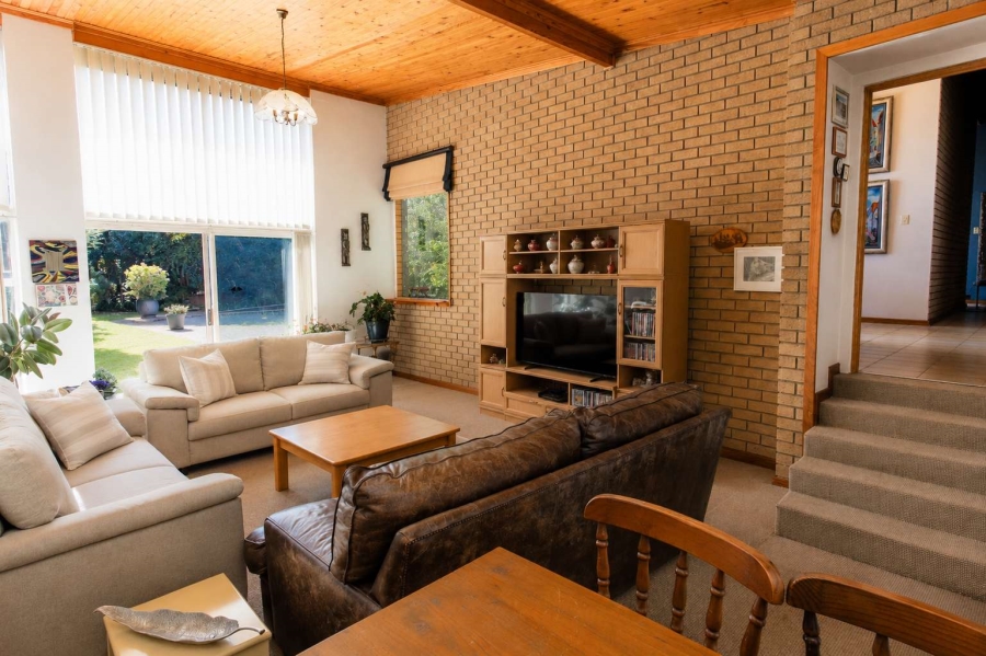 4 Bedroom Property for Sale in Heuwelsig Free State